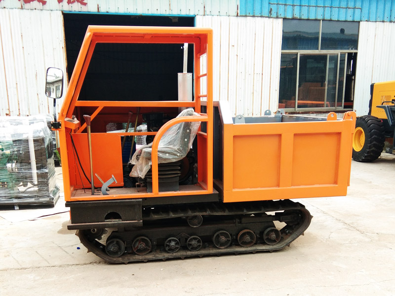 履帶運(yùn)輸車(chē)